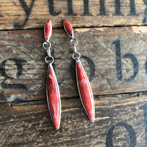 Vintage Jewelry - Spiny Oyster Drop Earrings
